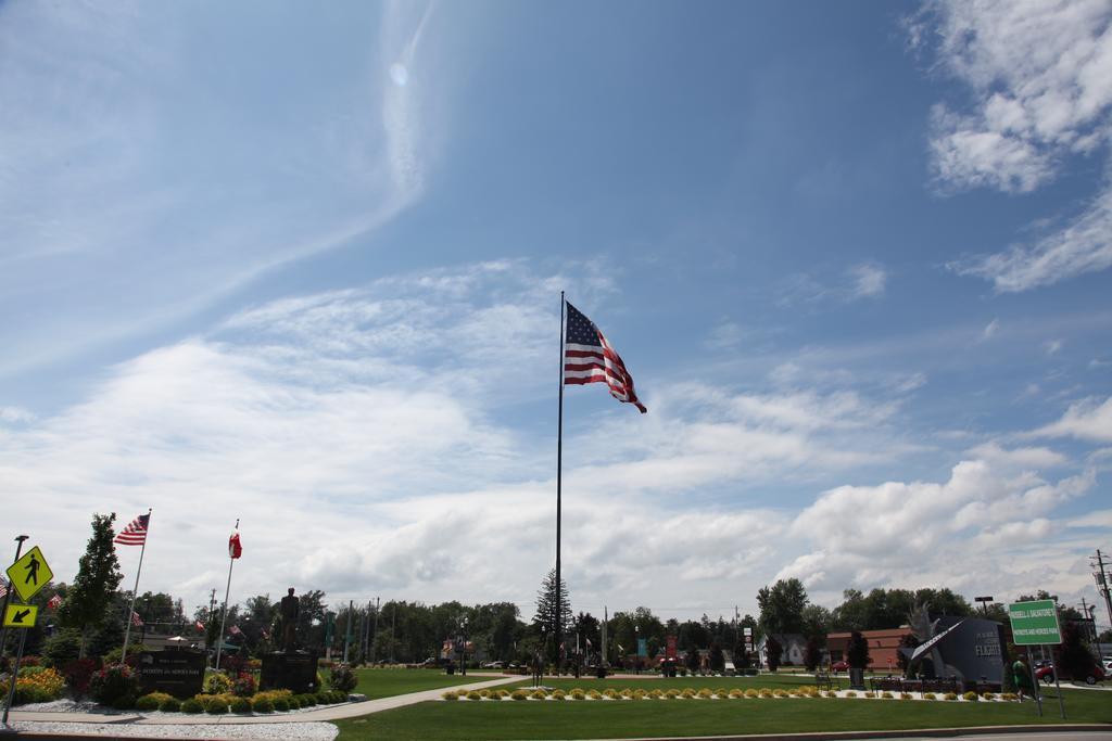 Salvatores Grand Hotel Williamsville Dış mekan fotoğraf