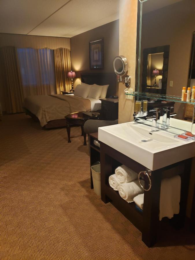 Salvatores Grand Hotel Williamsville Dış mekan fotoğraf